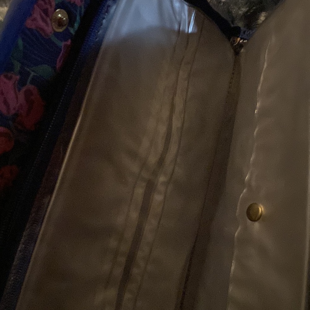 Makeup Pouch - Picture 2 of 4